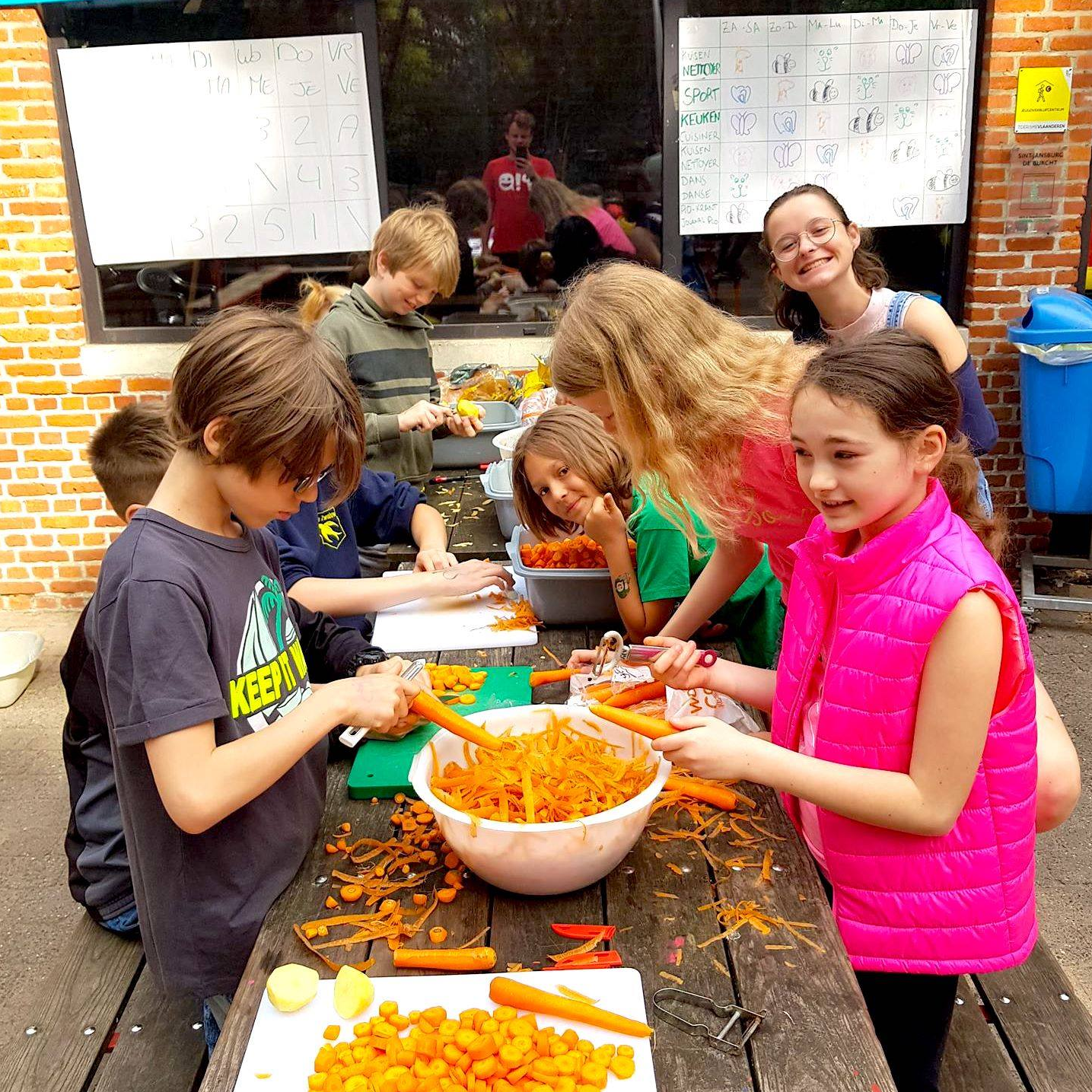 eten kinderen pellen wortels